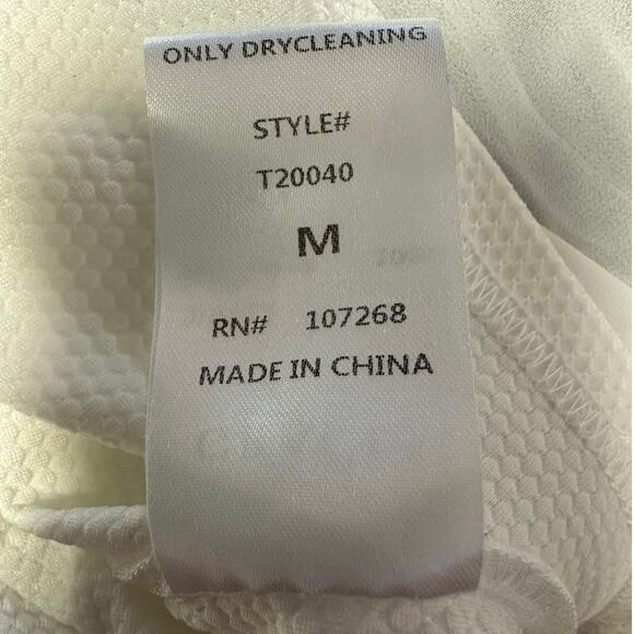 Gracia White Crew Neck Sleeveless Pleated Cape Blouse Size M - Picture 6 of 8